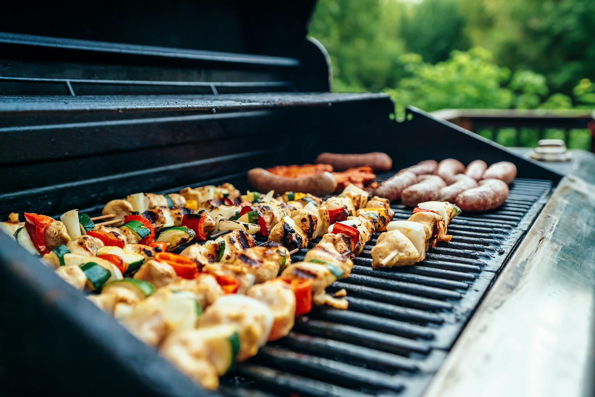 Grilling Like a Pro: Essential Techniques and Tools for Perfect Results