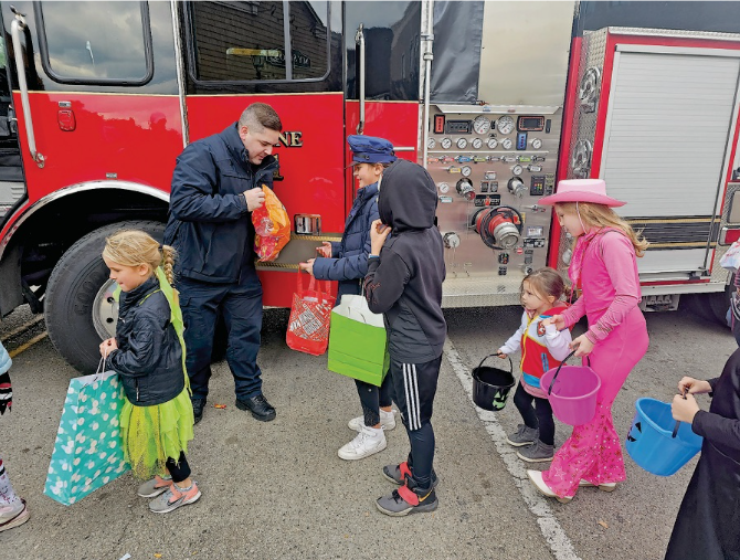 Halloween in The Village: A Close-Up on Grosse Pointe’s Grand Costume Contest and Treat Hunt