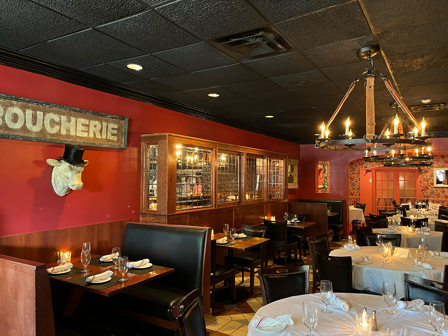 Discover Affordable Luxury Dining: Pendy's Grosse Pointe Awaits Your Visit