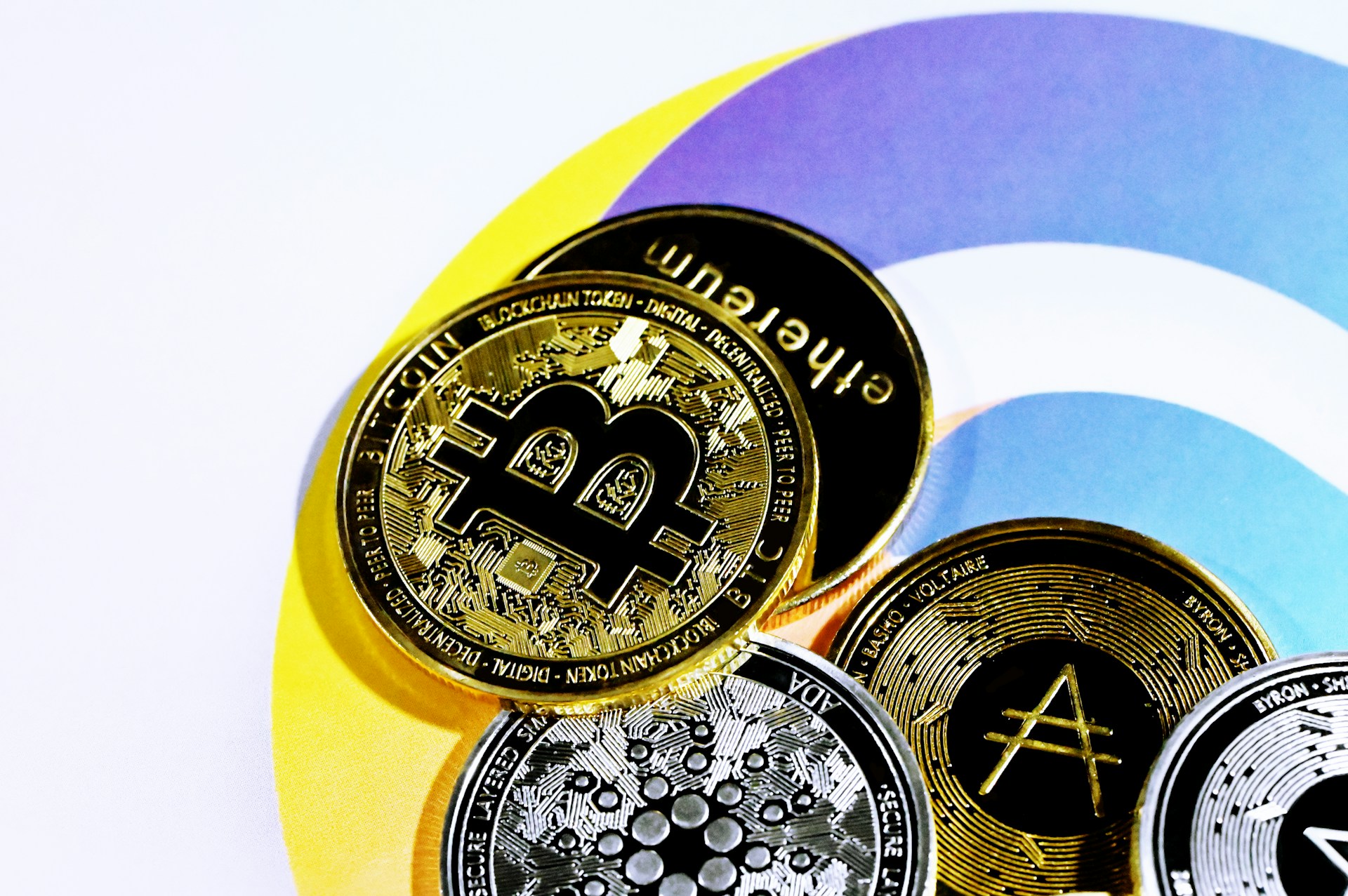 Crypto or Classic? Decoding Investments for Grosse Pointe Savvy Savers